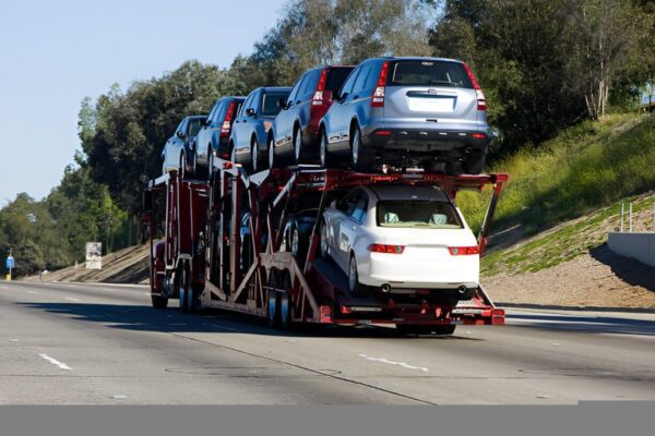 Why Retirees Relocating to Warmer States Increasingly Use Car Shipping Services